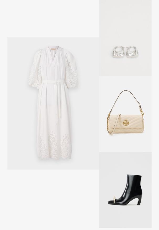 Vanessa Bruno CANESSA - Robe de jour - blanc; Bottine noire en cuir brillant, avec un bout pointu et un accent décoratif en or et argent à l'avant. Design à talon carré.; Sac en crème matelassé avec un accent logo doré, doté d'une anse en chaîne et cuir. Design structuré et texture lisse avec couture en diagonale.; Boucles d'oreilles en argent en forme de créoles lisses et arrondies, avec un accent ondulé et de petits strass transparents le long d'un bord.