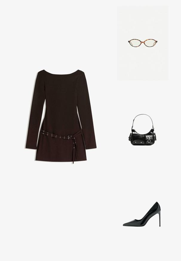 Čierne šaty s dlhými rukávmi a širokým výstrihom, s opaskom v pase a kovovými očkami, vyrobené z hladkej textílie.; Čierne lakované kožené lodičky na vysokom podpätku s špicatou špičkou a hladkým, lesklým povrchom; vysoký, štíhly podpätok; minimalistický dizajn.; Korytnačkové okuliare s oválnymi šošovkami a hladkým, lesklým povrchom. Majú tenké strany s jemným zakrivením na spánkoch. Priehľadné šošovky.; Čierna laková kožená kabelka s ohnutým tvarom, jedným ramenným popruhom, prednými vreckami a striebornými kovovými doplnkami.
