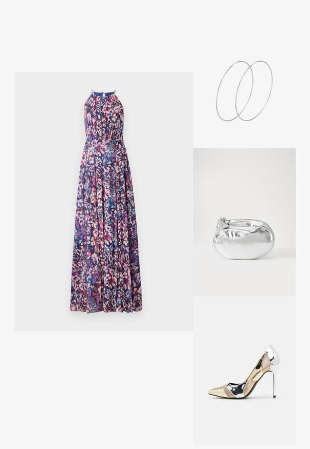 Maxi šaty s halter krkem, živým květinovým vzorem v odstínech modré, růžové a fialové, s přiléhavým korzetem a rozšířenou sukní.; Lodička s špičatou špičkou a kombinací stříbrné, zlaté a tělové barvy. Lesklý povrch s vykrojeným designem, s jehlovým podpatkem.; Stříbrná kovová taška s měkkým, zaobleným tvarem a uzávěrem s uzlem. Vyrobena z hladké umělé kůže.; Stříbrné kruhové náušnice s minimalistickým designem. Kruh, hladký povrch a tenký profil. Lehká konstrukce s lesklým povrchem.