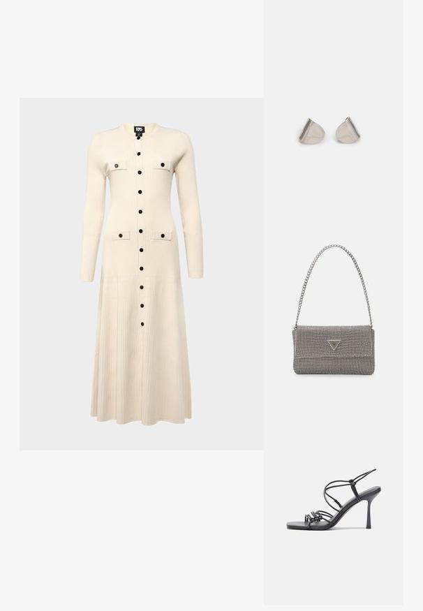 DKNY DRESS - Pulóverruha - talco; Fekete magas sarkú szandálok vékony pántokkal, csomózott mintával, sima négyzetes orral és karcsú stiletto sarkal rendelkeznek.; Világosszürke fémes kézitáska lánc pánttal, kis kör alakú fém kifinomult díszítéssel és háromszög alakú márkagéppel.; Ezüst fém fülbevalók sima, csepp alakú formával és fényes felülettel. Finom gravírozások teszik részletessé. Minimalista dizájn.