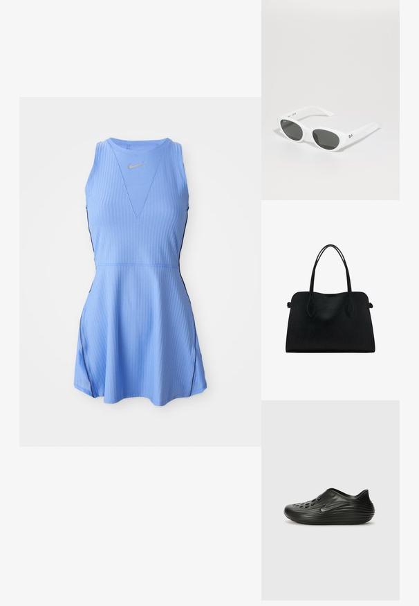Rochie fără mâneci de culoare albastru deschis, cu o textură ribbită, având un decolteu în V, accente laterale negre și un mic logo aurit aproape de decolteu.; Saboti negri, din plastic neted, cu un design nervurat, găuri perforate pe partea superioară și un logo discret pe lateral.; Ochelari de soare albi cu rame rotunde și lentile închise la culoare. Prezintă o textură plastică netedă și un logo mic pe bradă.; Geantă din piele neagră cu două mânere pentru umăr, formă rectangulară și design minimalistic pe un fundal alb.
