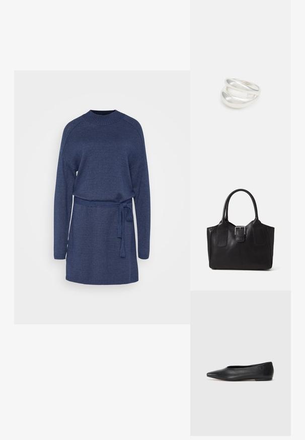 Jūras spēku zils adīts kleitas modelis ar garām piedurknēm, apaļu kakla izgriezumu un jostasvietu ar jostu. Iekļautas ribotas aproces un apakšmalas, lai piešķirtu papildu tekstūru.; Melna ādas baleta kurpe, ar norādītu purngalu, minimālisma dizains, gluda tekstūra, zema papēža augstums, bez redzamiem aksesuāriem vai rotājumiem.; Melnas ādas somiņa ar gludu tekstūru, strukturētu formu, divām rokturām un izteiktu sudraba sprādzi priekšpusē.; Sudraba divu joslu gredzens ar gludu, pulētu virsmu. Iezīmējas ar plūstošu, izliekta dizaina struktūru ar pārklājošām sekcijām modernam izskatam.