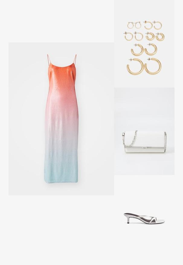 Sukienka bez rękawów ozdobiona cekinami z gradientem od pomarańczowego przez różowy do jasnoniebieskiego. Posiada cienkie regulowane ramiączka i dopasowany krój.; Srebrne sandały na obcasie z krzyżującymi się paskami, o gładkiej fakturze i spiczastym nosku. Obcas ma wysokość około dwóch cali.; MICHAEL Michael Kors - Torba na ramię; Zestaw złotych kolczyków w kształcie kół, oferujący różne rozmiary i wzory, w tym małe, średnie i duże style, z gładkimi metalicznymi wykończeniami.