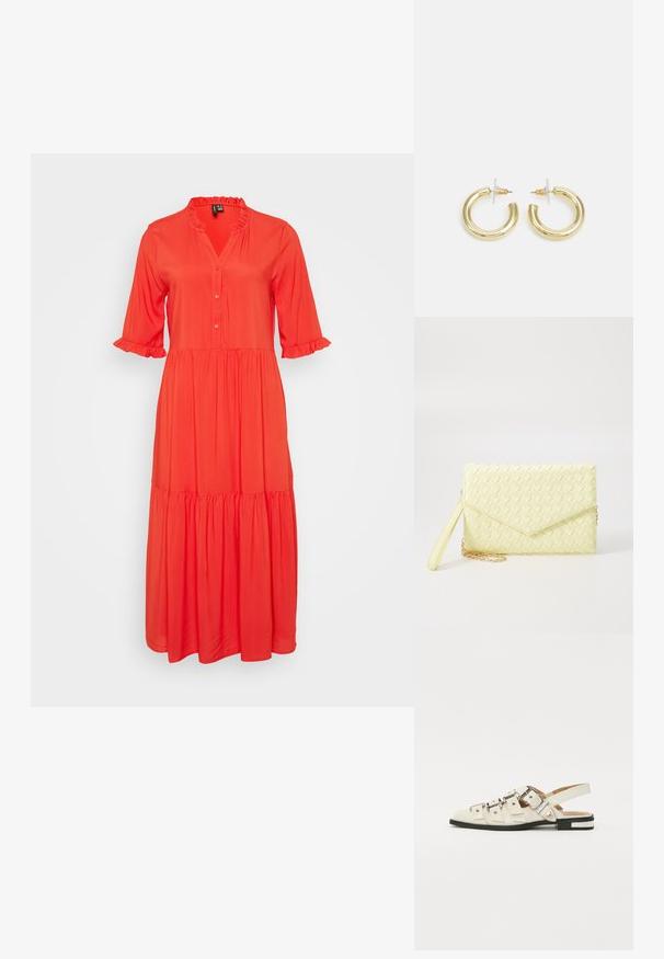 Červené dlhé maxi šaty s gombíkovým golierom, trištvrťovými rukávmi s volánovými detailmi a sukňou s viacerými vrstvami. Hladká textúra látky.; Sandalové topánky so zapínaním vzadu z bielej kože s viacerými širokými popruhmi a striebornými prackami; plochá podrážka s malým čiernym podpätkom a metalickými akcentmi.; Žltý tkaný clutch peňaženka s preklápacím dizajnom, odnímateľným zápästným remienkom a zlatým reťazovým doplnkom. Hladký povrch a obdĺžnikový tvar.; Zlaté kruhové náušnice s hladkým, lesklým povrchom. Cirkulárny dizajn s malým steblom a jasným záznamom pre bezpečné nosenie.