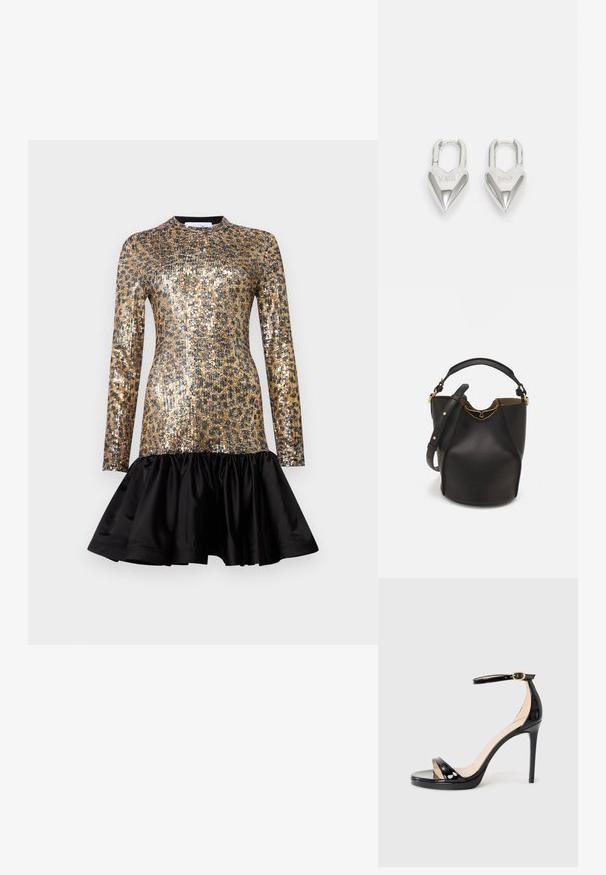 Kuldne ja must kleit pikkade varrukatega, kaetud sädeleva leopardimustriga, millel on volangist must siidist äär.; Mustmust mustkatega mustkets sõrmustega mustast lakitööst sukad, avatud varvastega ja peene stiletto kontsaga, lihtsal taustal.; Mustast nahkämbriga kott tekstuurses viimistluses, kuldsete metalldetailide aktsentidega ja avatud ülaosaga. Omab lühikest käepidet ja reguleeritavat õlavarre rihma.; Hõbedased südamekujulised lukuvidinad, millel on kohandatud "JAA" ja "EI" tekst, poleeritud viimistlus, sümmeetriline disain ja tugev metallist klamber.