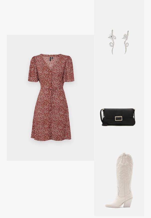 Vero Moda VMALBA SHORT DRESS - Denní šaty - fired brick; Bílé kožené kovbojské boty s špičatou špičkou a blokovaným podpatkem. Nabízí složité vyšívací vzory na hrdle a hladkou texturu.; Černá kožená psaníčko s klopou a zlatým kovovým detailním sponou. Součástí je černý popruh a elegantní, minimalistický design.; Stříbrné natočené náušnice s jemnými křivkami, zdobené malými průhlednými kamínky po povrchu. Zarážka pro bezpečné nošení.