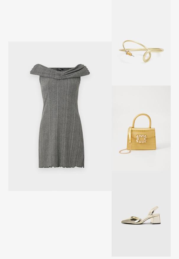 Sukienka szara typu off-the-shoulder z pionowym prążkowanym wzorem, z szerokim, złożonym dekoltem oraz falbaniastym wykończeniem. ; Złote, metaliczne szpilki z boku z wydłużonym noskiem i grubym obcasem. Gładka faktura, minimalistyczny design i wąski pasek.; Żółta torebka z faux-krokodylka o wyrafinowanej konstrukcji, z górnym uchwytem, odpinanym łańcuszkiem oraz dekoracyjnym kryształowym zdobieniem na zapięciu.; Złota metalowa bransoletka o płynnej, zakrzywionej formie. Ma mały, wyraźny, srebrny akcent na jednym końcu.