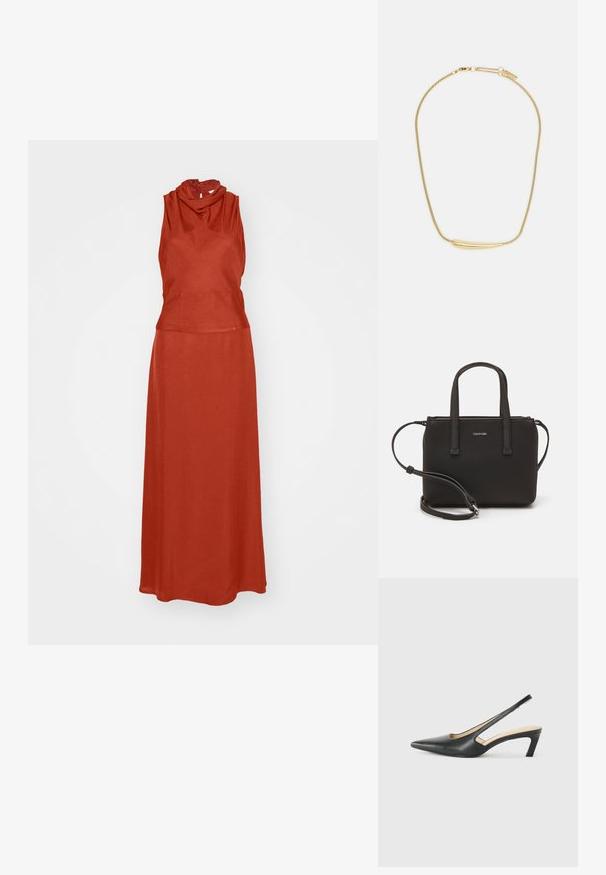 Červené maxi šaty bez rukávov s lodičkovým výstrihom, priliehavým trupom a splývavou sukňou. Vyrobené z hladkej, ľahkej látky. Zapínanie na zips vzadu.; Čierne slingback topánky s ostrou špičkou a nízkym opätkom, vyrobené z hladkej kože a s výrezmi na boku pre lepšiu priedušnosť.; Čierna kabelka s dvojitými krátkymi rúčkami a odnímateľným ramenným popruhom. Hladký materiál podobný koži s uzatváraním na zips a detailom loga.; Zlatom pozlátený náhrdelník s hladkým, zakriveným centrálnym akcentom. Obsahuje flexibilný reťaz s karabínkovým zapínaním a ďalšími nastaviteľnými článkami reťaze.