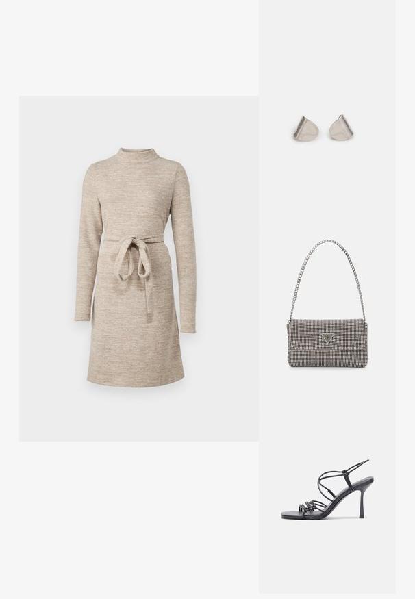 Bež pletena obleka z ovratnikom, dolgimi rokavi in tkanim pasom na pasu. Mehak material in A-linijski kroj, do kolen.; Črne visoke sandale na peto imajo tanke naramnice z vozlom, gladek kvadratni toe in eleganten stiletto peto.; Svetlo siva kovinska torbica z verižnim ročajem, okrašena z majhnimi okroglimi kovinskimi bleščicami in trikotnim logotipom blagovne znamke.; Srebrne uhane z gladko, kapljično obliko in poliranim finishem. Nežna graviranja dodajajo detajle. Minimalističen dizajn.