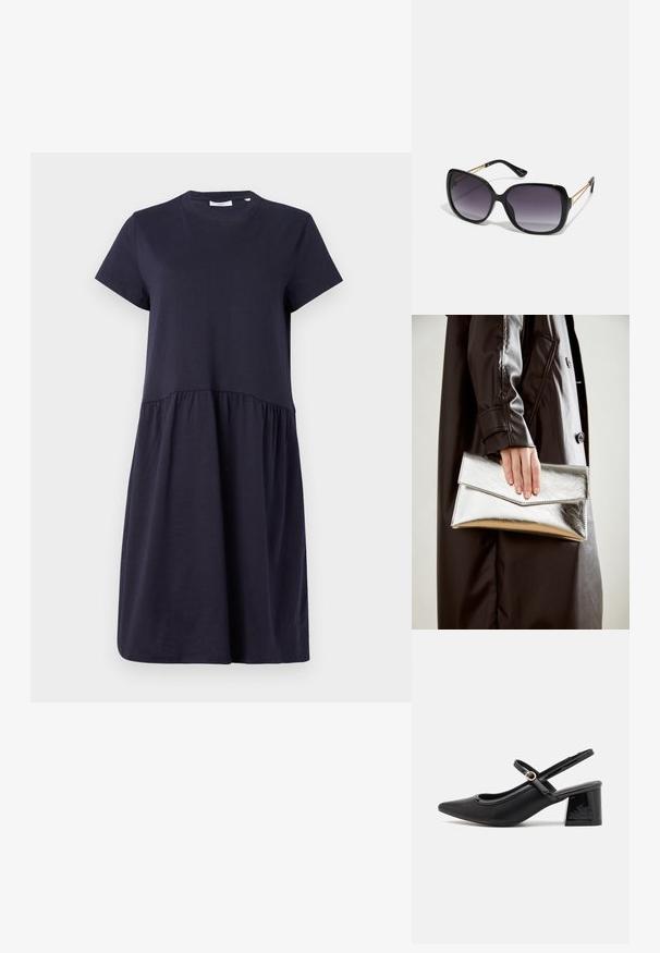 Marinblå kortermet kjole laget av myk bomull, med rund hals og samlet midje som gir en utsvingt silhuett.; Sorte lakk lær slingback hæler med spiss tå, et avrundet utskjæringsdesign og blokkheel. Har en gulltone spenne som detalj.; Sorte oversized solbriller med gradient linser, tykke rammer og detaljering med gulltonekjede på tempelarmene.; Sølv metallisk clutch med et vinklet konvoluttdesign, glatt tekstur og kontrastfarge på innsiden, holdt i en hånd iført en svart kåpe.