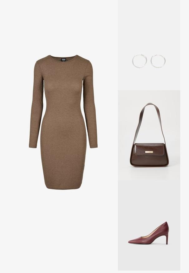 Žebrované šaty s dlouhým rukávem v bohaté hnědé barvě. Mají kulatý výstřih a přiléhavý střih, vyrobené z elastického pleteného materiálu.; Burgundské kožené lodičky s špičatou špičkou a 3palcovým jehlovým podpatkem. Hladká textura s nízkým vykrojením a elegantním siluetou.; Hnědá kožená taška přes rameno se strukturovaným tvarem, vybavená magnetickou klopou a metalickým logem na přední straně.; Stříbrné kruhové náušnice s elegantním, kulatým designem, s hladkým povrchem a bez viditelných ozdob. Průměr není specifikován.