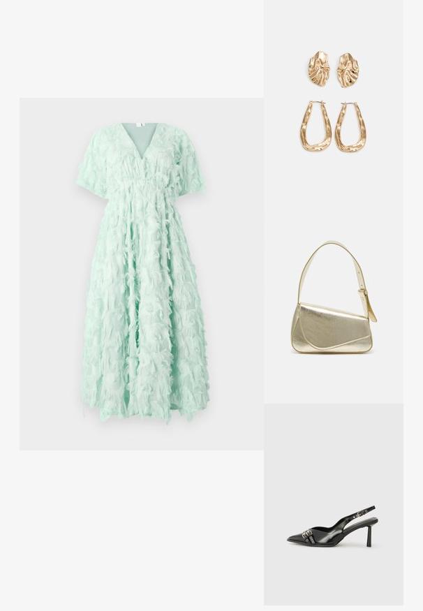 Vestido verde menta com mangas curtas e esvoaçantes, decote em V e um design texturizado com detalhes em franjas em camadas, caindo até o tornozelo.; Sapato slingback preto em pele patentada com bico apontado, tiras no tornozelo apresentando fivelas e acessórios prateados, e um salto elegante.; Bolsa de mão metálica dourada com um design estruturado, textura suave e alça ajustável. Apresenta uma forma triangular única e costura minimalista.; Brincos em tom de ouro com formas onduladas e texturizadas. Inclui studs escultóricos com presilha e um design de argola aberta com um acabamento martelado.