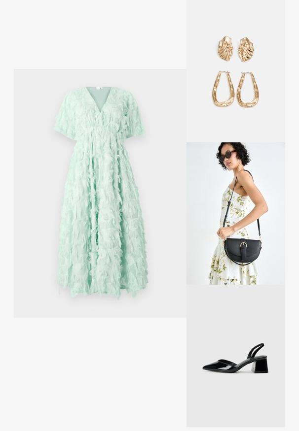 Mintgrønn kjole med korte, flaggermusaktige ermer, V-hals og en teksturert design med lagdelte frynse-detaljer, som faller til ankelen.; Svarte patentlær slingback hæler med spiss tå og geometrisk blokk hæl. Har et stilrent, minimalistisk design og jevn tekstur.; Svart lærveske med en buet form, avtagbar stropp og gullbeslag. Vesken har et klaff med spenne-detall.; Gullfargede øredobber med teksturerte, bølgete former. Inkluderer skulpturelle klipsstuds og åpen hoop-design med en hamret finish.