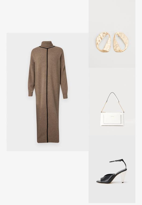 Bruine gebreide jurk met een hoge kraag en lange mouwen. Heeft een contrasterende zwarte verticale naad aan de voorkant. Een losse, rechte pasvorm.; Zwarte leren hoge hak sandaal met open teen, asymmetrisch ontwerp, enkelbandje en een metalen kegelvormige hak. Glad oppervlak over het geheel.; Witte leren handtas met een textuurafwerking, voorzien van een gouden schouderhengsel en zwarte accenten. Inclusief een voorvak en ritssluiting.; Een paar onregelmatig ovale, gouden metalen oorbellen met een gestructureerd, lichtgehamerd oppervlak op een witte achtergrond.