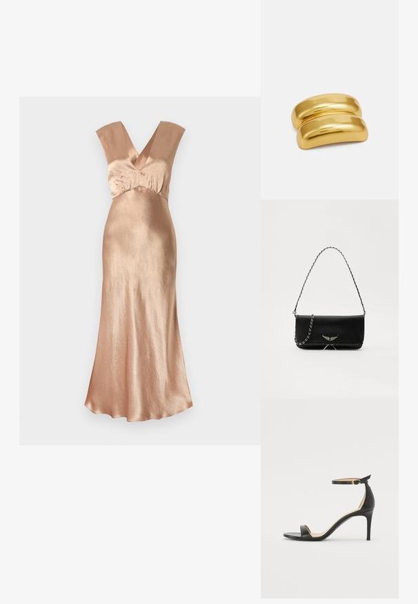 Duga haljina od ružičastog zlata izrađena od sjajnog materijala, s dubokim V-izrezom, širokim naramenicama i lepršavim siluetom. Glatka tekstura.; Crne kožne sandale na visokom potpeticu s remenom oko gležnja. Imaju glatku teksturu, otvoreni prst i tanku potpeticu. Detalj s kopčom u zlatnoj boji.; Crna kožna torba s srebrnim lanac strapom, s dekorativnim krilnim naglascima i bijelim šavovima duž donjeg šava.; Zlatni metalni držač za kosu s glatkim, zaobljenim dizajnom. Površina je refleksivna i ima spojeni, zakrivljeni oblik bez dodatnih ukrasa.