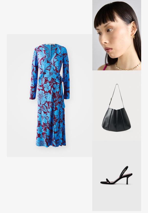Mėlyna gėlių rašto suknelė su ilgomis rankovėmis, turinti drąsų bordo fono ir juosmens raištį. Minkšta medžiaga su lygiu paviršiumi.; Juodas zomšinis moteriškas aukštakulnis sandalai su plonais dirželiais ir auksine sagtimi ant balto fono, šoninis vaizdas.; Juodas odinis peties krepšys su raukšlėtu dizainu, lygia tekstūra, viena juosta ir subtiliu auksiniu akcentu.; Auksinė įvorės auskaras, dėvimas dešinėje ausyje, su atviru dizainu. Modelis turi tiesius tamsius plaukus ir minimalų makiažą.