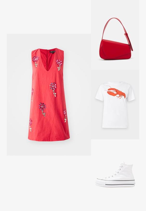 Korall színű, ujjatlan ruha V-nyakkivágással, rózsaszín és zöld virágos hímzett applikációkkal, valamint rejtett hátsó cipzárral.; Fehér pamut póló, amelyen elöl egy nagy, élénkpiros homár grafika látható. Rövid ujjú és standard környakú kialakítás.; Fehér magaskorsó vászon sportcipő fekete gumi talppal, elülső gumi orrnyereggel és hat fűzőlyukkal, letisztult, minimalista dizájnnal.; Piros bőr kézitáska szögletes, geometrikus kialakítással. Egy állítható pánttal és varrott részletekkel ellátott fedélzárral rendelkezik.