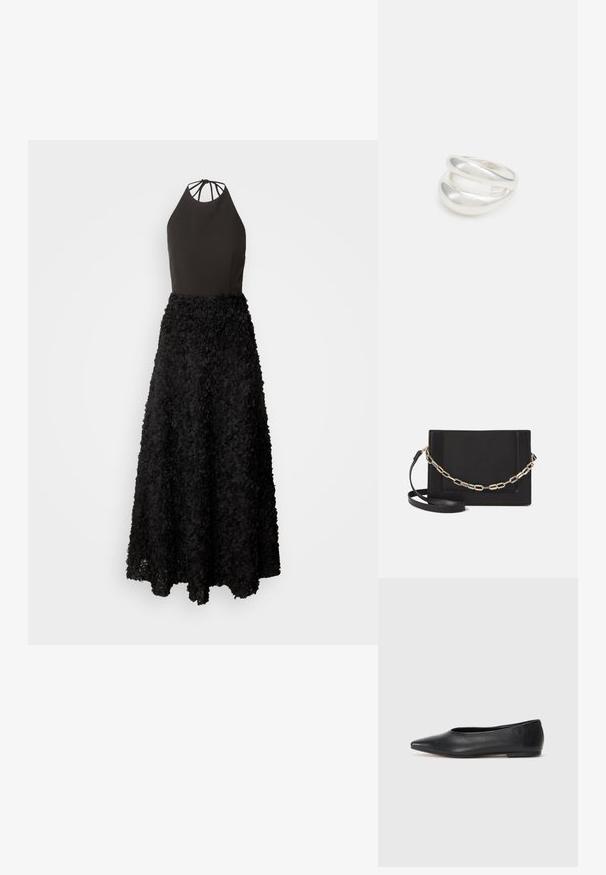 Abito nero con busto a halter aderente e gonna voluminosa realizzata in applicazioni floreali sovrapposte. Superficie testurizzata con un design fluido.; Ballerine in pelle nera, punta affusolata, design minimalista, texture liscia, tacco basso, senza hardware o decorazioni visibili.; Borsa a tracolla nera in pelle con una texture liscia, forma rettangolare e dettaglio in catena metallica sul davanti. Inclusa una tracolla regolabile.; Anello doppio in argento con superficie liscia e lucida. Presenta un design fluido e curvo con sezioni sovrapposte per un aspetto moderno.