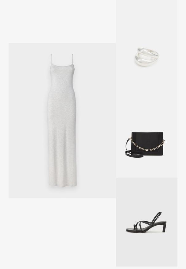 Sivá, priliehavá maxi šaty so hladkou textúrou, nastaviteľnými ramienkami a jednoduchým, nezdobeným dizajnom.; Čierne sandále na vysokom podpätku so štvorcovou špičkou a nízkym blokovým podpätkom. Obsahujú viacero tenkých popruhov a nastaviteľný členkový popruh. Vyrobené z hladkej kože.; Čierna kožená crossbody taška s hladkou textúrou, obdĺžnikovým tvarom a kovovým reťazovým detailom na prednej strane. Súčasťou je nastaviteľný popruh.; Strieborný prsteň s dvojitým pásikom s hladkým, lesklým povrchom. Má plynulý, zakrivený dizajn s prekryvajúcimi sa časťami pre moderný vzhľad.