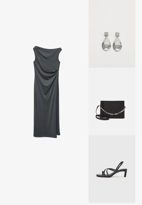 Harmaa drapattu maksimekko, jossa on olkaimeton kaula-aukko, sileä kankaankoe ja rypytys yksityiskohtana vyötäreellä, mikä luo virtaavan siluetin.; Mustat hihnalligat, joissa on neliön muotoinen kärki ja matala lohkokorko. Ominaisuuksiin kuuluu useita ohuita hihnoja ja säädettävä nilkkahihna. Valmistettu sileästä nahasta.; Musta nahkainen olkalaukku, jossa on sileä pinta, suorakulmainen muoto ja metalliketju yksityiskohtana edessä. Mukana säädettävä hihna.; Hopeakoru drop -korvakorut, joissa on neliömuotoinen nappi, sileällä, kiillotetulla pinnalla ja pisaran muotoisella designilla, heijastavat valoa kiiltävän pinnan kautta.