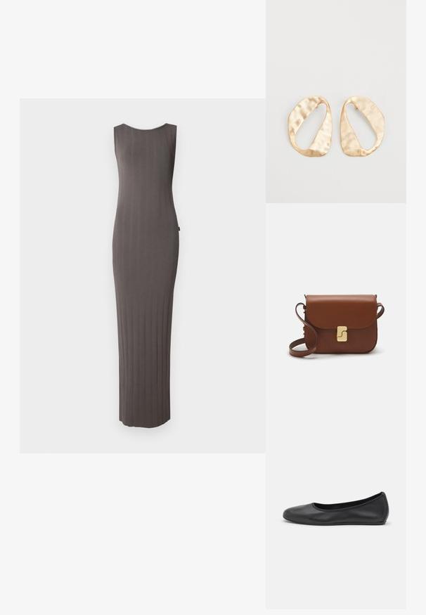 Robe tricotée gris côtelée sans manches, avec un décolleté arrondi et une coupe droite longueur sol.; Ballerines en cuir noir avec un bout rond, texture lisse, détails de couture minimalistes et design de semelle flexible.; Sac à main en cuir marron avec une fermeture à rabat, des accents en métal doré, une bandoulière et une texture lisse. Forme rectangulaire compacte.; Une paire de boucles d'oreilles en métal doré, de forme ovales irrégulières, avec une surface texturée et légèrement martelée sur fond blanc.
