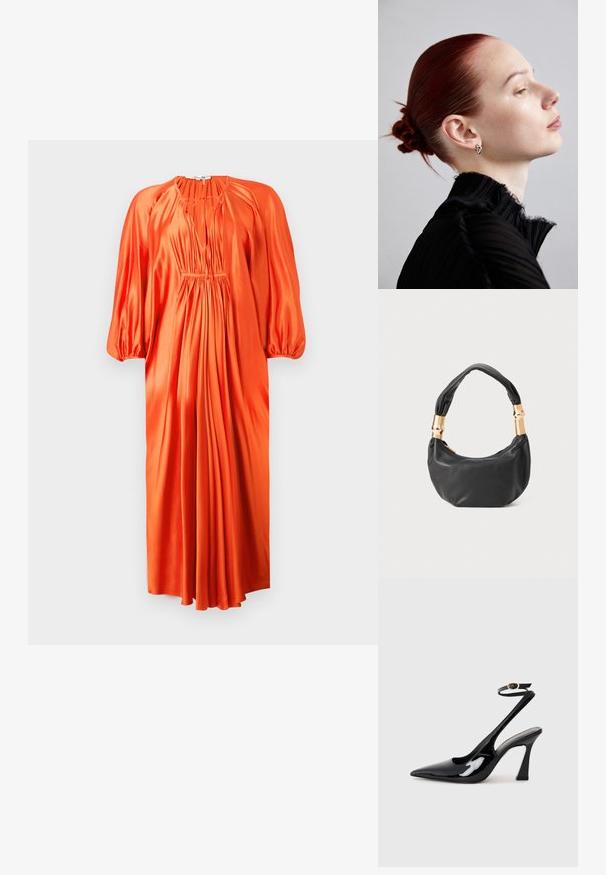 Oranssin satiinimekko, jossa on pitkät puffihihat, syvä V-halkaisu ja rypytetty vyötärö, joka laskeutuu polvimittaiseksi. Sujuva pinta.; Musta patenttinen nahka slingback-korkokengät, joissa on teräväkärkinen muoto, säädettävä nilkkastrappi ja kohtuullinen lohkokorko. Sujuva pinta kiiltävällä viimeistelyllä.; Musta nahkalaukku pyöreällä muodolla, pehmeällä pinnalla ja solmulla varustetulla kahvalla, jossa on kultasävyiset yksityiskohdat. Vetoketjusuljenta.; Hopeakoruissa, tekstuurilla varustetussa mustassa poimutetussa paidassa, jossa on korkea kaulus, ja sileä, tiukka punahiuksinen nuttura. Sivuprofiili vaaleaa taustaa vasten.