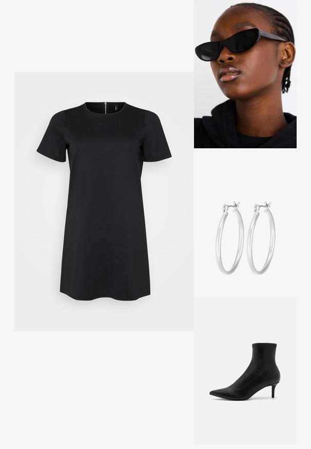 Schwarzes Kurzarmkleid mit rundem Ausschnitt und Reißverschluss auf der Rückseite. Hergestellt aus einem glatten, dehnbaren Stoff für maximalen Komfort.; Schwarze Knöchelstiefel aus glattem Leder mit einer spitzen Zehe und einem kurzen, dünnen Absatz. Sie zeichnen sich durch ein nahtloses Design und subtile Steppnähte aus.; Schwarze Cat-Eye-Sonnenbrillen mit matter Oberfläche, die sich durch ein elegantes Design und sanft geschwungene Kanten auszeichnen, vor einem Modell in dunkler Kleidung.; Silberne Creolen mit einer glatten, polierten Oberfläche. Runder Form und sicherem Klickverschluss. Leichtes Design, geeignet für den täglichen Gebrauch.