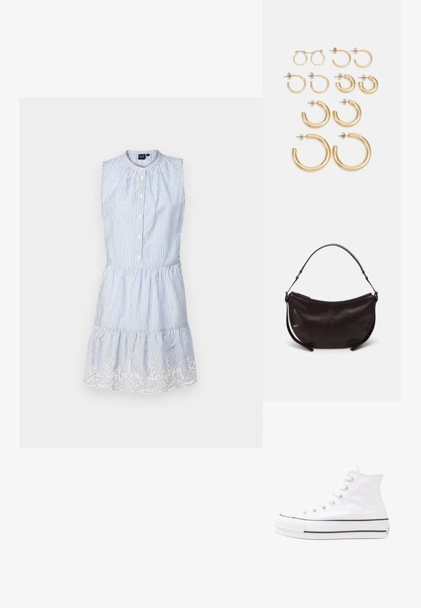 GAP TIERED - Tričkové šaty - blue stripe; Biele vysoké plátené tenisky s čiernou gumovou podošvou, prednou gumovou špičkou a šiestimi okami na šnúrky, s čistým, minimalistickým dizajnom.; Tmavohnedá kožená taška cez plece s zakriveným tvarom, hladkou textúrou a jedným nastaviteľným popruhom. Obsahuje zips.; Sada zlatých kruhových náušníc s rôznymi veľkosťami a dizajnmi, vrátane malých, stredných a veľkých štýlov, s hladkým kovovým povrchom.