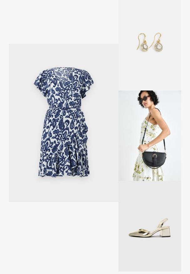 Krátké modro-bílé šaty s volánkovými rukávy, zdobené paisley vzorem, s volánkovým lemem a páskem v pase. Lehká látka.; Kovové zlaté pantofle na podpatku s špičatou špičkou a masivním podpatkem. Hladký povrch, minimalisticý design a úzký pásek.; Černá kožená kabelka s křivkovým tvarem, odnímatelným popruhem a zlatými detaily. Kabelka má klopu s přezkou.; Náušnice ve zlatém tónu s oválnými průhlednými krystaly obklopenými menšími průhlednými kameny, se zapínáním na háček pro bezpečné nošení.