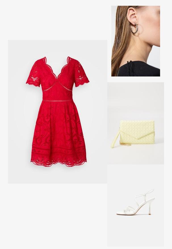 Robe en dentelle rouge avec de courtes manches à volants, décolleté en V, taille cintrée et jupe évasée ornée d'un motif floral complexe. Ourlet à volants.; Sandale à talons hauts blanche avec une base de orteil plate, devant texturé avec des accents froncés et une fine bride à la cheville.; Porte-monnaie tissé jaune avec un design à rabat, une sangle de poignet amovible et un accent en chaîne dorée. Texture lisse et forme rectangulaire.; Boucle d'oreille en argent avec une finition polie, présentant de petits détails en or et de forme ronde, portée sur le lobe.