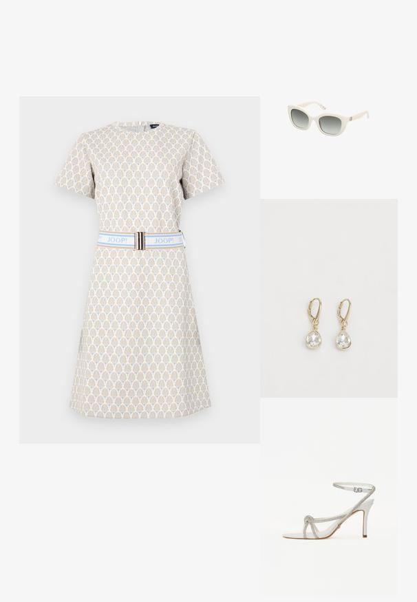 Korte mouw jurk in crème met een geometrisch blauw en bruin patroon. Voorzien van een blauwe riem met een zilveren accent en een ronde halslijn.; Witte hoge hak sandaal met een textuurriem voorzien van rhinestones, open teen ontwerp en enkelband met verstelbare gesp.; Witte plastic zonnebril met een cat-eye vorm, gradient grijze lenzen, stevige pootjes en gouden logo details aan de zijkant.; DKNY TEARDROP - Oorbellen - gold-coloured