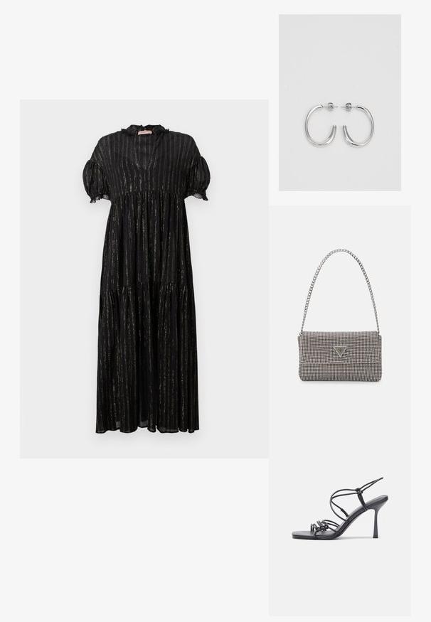 Črna obleka s kratkimi napihnjenimi rokavi, V-izrezom in plastastim dizajnom. Ima vertikalne zlate črte in čipkaste detajle ob izrezu.; Črne visoke sandale na peto imajo tanke naramnice z vozlom, gladek kvadratni toe in eleganten stiletto peto.; Svetlo siva kovinska torbica z verižnim ročajem, okrašena z majhnimi okroglimi kovinskimi bleščicami in trikotnim logotipom blagovne znamke.; Srebrne obročaste uhane z gladko, sijočo površino. Zaobljena oblika, lahka zasnova, z zapiranjem na zatič.