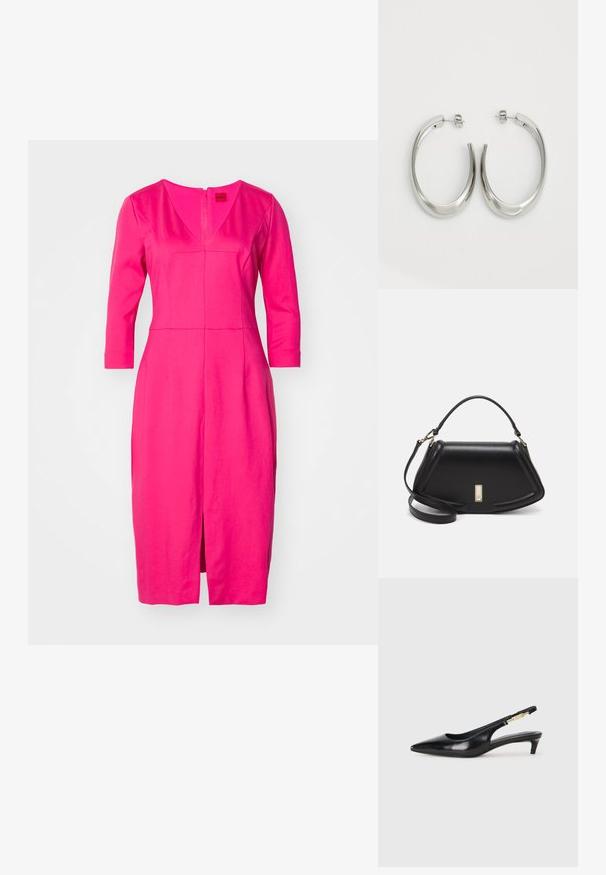 Fuksjowa sukienka z rękawami o długości trzy czwarte, dekoltem w kształcie litery V, dopasowanym kroju, do kolan, z rozporkiem z przodu i skośnymi szwami dla uzyskania struktury.; Czarne skórzane szpilki typu slingback z ostrym noskiem, posiadające smukły obcas i złoty akcent na regulowanym pasku. Gładka tekstura.; Czarna skórzana torebka o strukturalnym designie, z przyciętą formą, górnym uchwytem i złotymi akcentami. W zestawie regulowany pasek na ramię.; Srebrne kolczyki-hoop o gładkim, zakrzywionym designie. Posiadają błyszczące metaliczne wykończenie i zapięcie na sztyft. Brak widocznych wzorów lub akcentów.