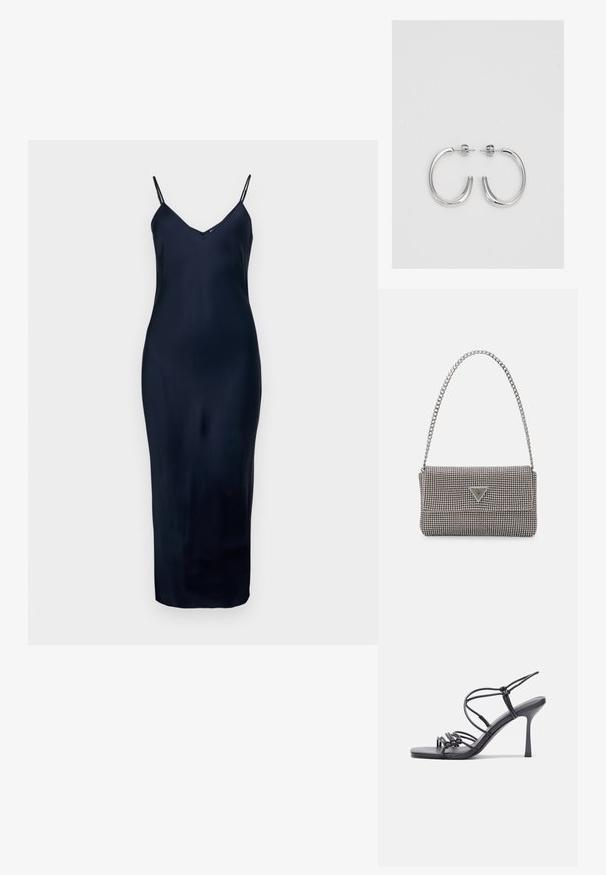 Mornarsko plava haljina bez rukava s tankim trakama, V-izrezom, glatkom teksturom i oblikom koji se prilagođava tijelu, doseže do polu-listova.; Crne sandale na visokoj potpetici imaju tanke trake s čvorastim dizajnom, glatki kvadratni vrh i elegantnu stiletto petu.; Svijetlosivi metalik ruksač s lancem, ukrašen malim okruglim metalnim zakovicama i trokutastim logotipom marke.; Srebrne naušnice u obliku obruča sa glatkom, sjajnom površinom, zakrivljenog oblika i zatvaranjem na čep. Minimalistički dizajn s modernim završetkom.