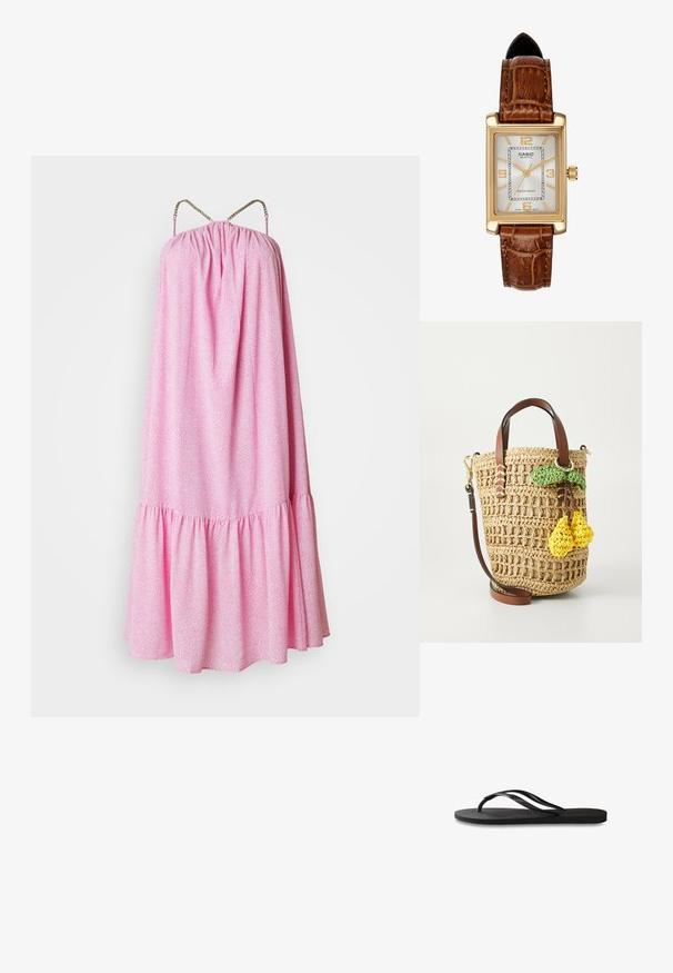 Růžové šaty bez rukávů s nařaseným korzetem, volánkovým lemem a dekorativními řetězovými ramínky. Obsahují strukturovaný vzor po celém povrchu.; Černé žabky s texturovanou gumovou podrážkou, dvěma štíhlými popruhy a jemným, embosovaným logem na popruhu.; Tkaný slaměný kbelík s hnědým koženým popruhem, s zeleným listem a dvěma žlutými háčkovanými akcenty citronu visícími z boku.; Kvadrové hodinky Casio s obdélníkovým pouzdrem ve zlatém tónu, bílým ciferníkem, zlatými hodinovými značkami a hnědým koženým řemínkem s krokodýlím vzorem. Voděodolné.