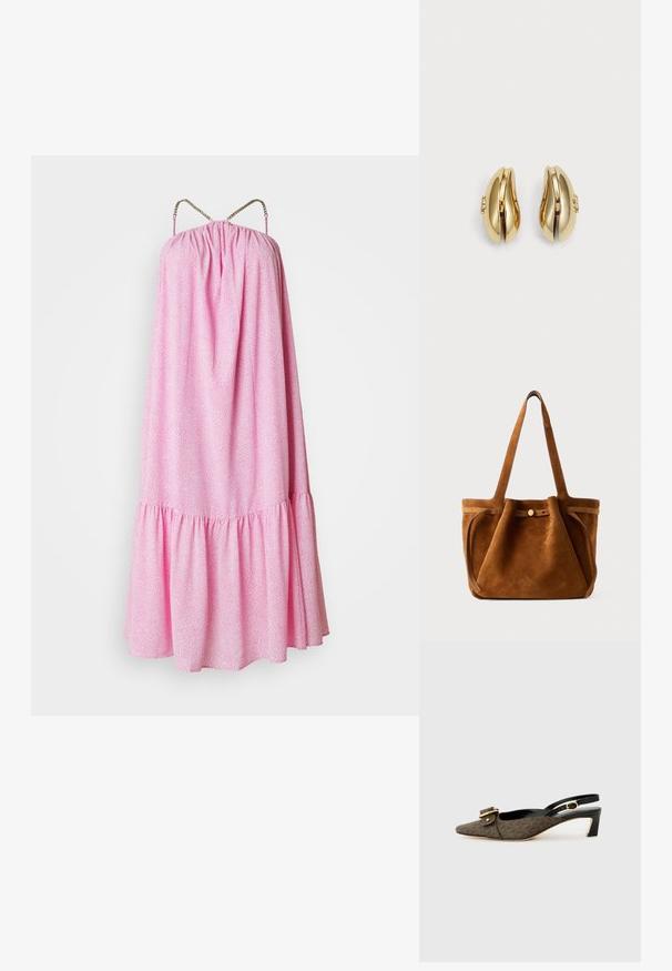 Vestido rosa, sem mangas, com corpete franzido, bainha em babados e alças decorativas em corrente. Apresenta um padrão texturizado por toda a peça.; Sapatos de salto slingback com bico fino, tecido castanho estampado, detalhe de fivela dourada, tira em couro preto e salto bloco curto.; Bolsa tote de camurça castanha com alças duplas, uma tira de fecho em botão e uma forma descontraída, ligeiramente mole.; Brincos em tom de ouro com um design fluido e curvado. Cada brinco apresenta uma superfície lisa e um pequeno fecho com um detalhe decorativo.