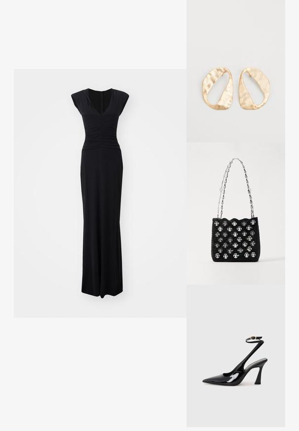Juoda be rankovių suknelė su V formos dekoltė, raukšlėtu liemeniu ir tiesia, iki grindų siekiančia siluetu. Pagaminta iš lygaus, tamprus audinio.; Juodai lakuoti slingback aukšti kulniukai su smailiu nosiu, reguliuojama čiurnos juostele ir vidutinio dydžio blokiniu kulnu. Lygus paviršius su blizgiu apdaila.; Rabanne Rankinė - black/silver; Nedidelis nereguliarus ovalo formos aukso tono metalinių auskarų pora su tekstūruota, šiek tiek kalta paviršiumi ant balto fono.