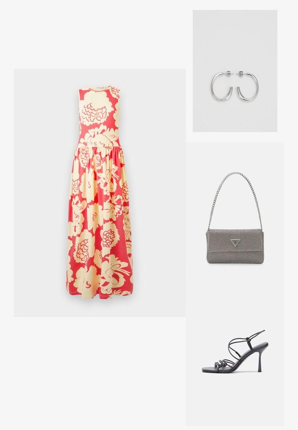 Hihaton maksimekko, jossa istuva yläosa ja poimutettu hame, ja suuri kerma-valkoinen kukkakuvio kirkkaan korallinvärisellä pohjalla.; Mustat korkokengät sandaalit, joissa on ohuet hihnat solmittuna, sileä neliön muotoinen varvasosa ja tyylikäs stiletto-korko.; Vaalea harmaa metallinen käsilaukku, jossa on ketjusanka. Laukku on koristeltu pienillä pyöreillä metallikoruilla ja kolmion muotoisella brändilogolla.; Hopeiset korvarenkaat, joissa on sileä ja kiiltävä pinta, kaareva muoto ja piikkikiinnitys. Minimalistinen muotoilu modernilla viimeistelyllä.