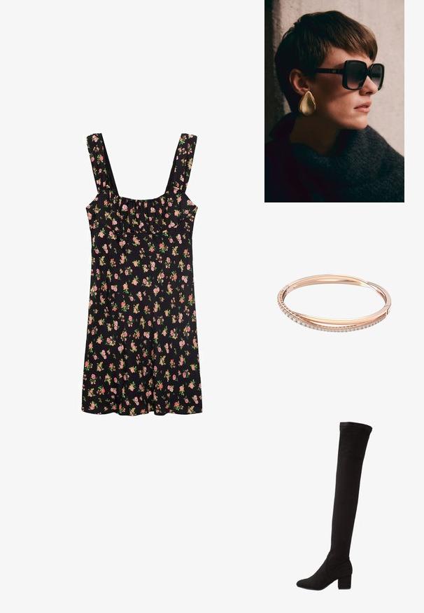 Schwarzes ärmelloses Kleid mit einem quadratischen Ausschnitt, das ein florales Muster in Rosa und Grün aufweist. Weicher Stoff mit einer lässigen Passform und gerafften Details.; Schwarze Over-the-knee Stiefel aus Wildleder mit Blockabsatz, die eine glatte Textur und ein eng geschnittenes Design haben, das über das Knie reicht.; Schwarze, übergroße Sonnenbrille mit dunklen Gläsern und goldenen Details, kombiniert mit einem großen, glänzenden goldenen Tropfenohrring. Dunkler, strukturierter Schal.; Roségold-Armband mit zwei ineinandergreifenden Bändern, von denen eines mit einer Reihe von Diamanten verziert ist, und einer schlanken Oberfläche mit glatten Kanten.