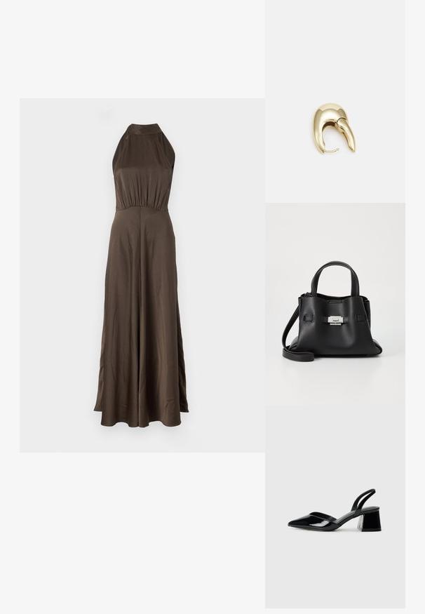 Rochie maxi maro cu guler halter, bust bine croit și fustă fluidă. Fabricată dintr-un material neted, ușor, cu un luciu subtil.; Pantofi cu toc slingback din piele lacuită neagră, cu vârf ascuțit și toc geometric. Prezintă un design elegant, minimalist și o textură netedă.; Geantă de mână din piele neagră cu o finisare texturată, având două mânere superioare, o curea de umăr detașabilă și un detaliu cu închidere din argint.; Cercei din metal de culoare aurie cu un design elegant și curbat. Prezintă o formă distinctivă, ascuțită, o suprafață lustruită și un sistem de închidere cu balama.