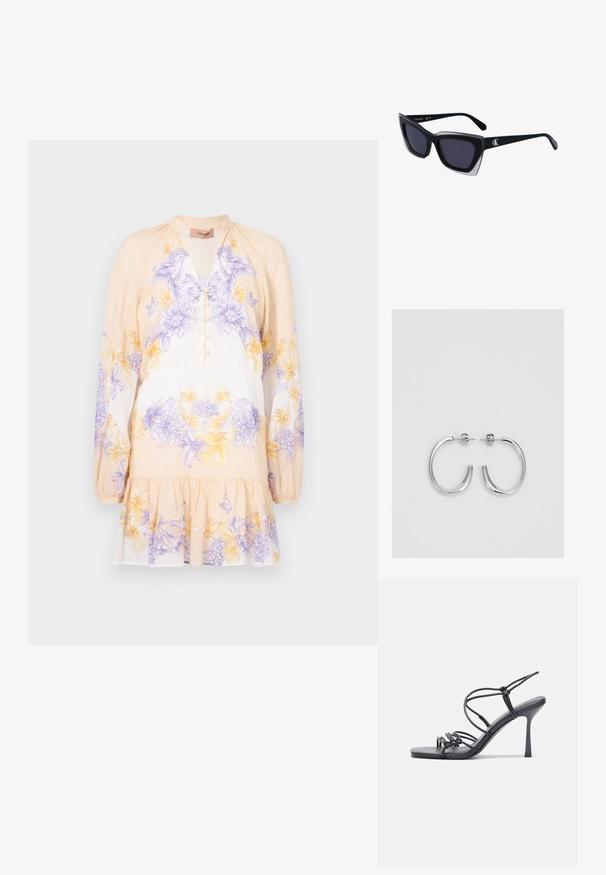 TWINSET DRESS - Dnevna haljina - lavender/yellow; Crne sandale na visokoj potpetici imaju tanke trake s čvorastim dizajnom, glatki kvadratni vrh i elegantnu stiletto petu.; Crne oversize sunčane naočale geometrijskog oblika, s tamnim staklima i kontrastnom sivom dekoracijom na okviru. Logo na dršci.; Srebro naušnice u obliku prstena s glatkom, sjajnom završnom obradom. Zaobljenog oblika, laganog dizajna, s kopčom na poleđini.