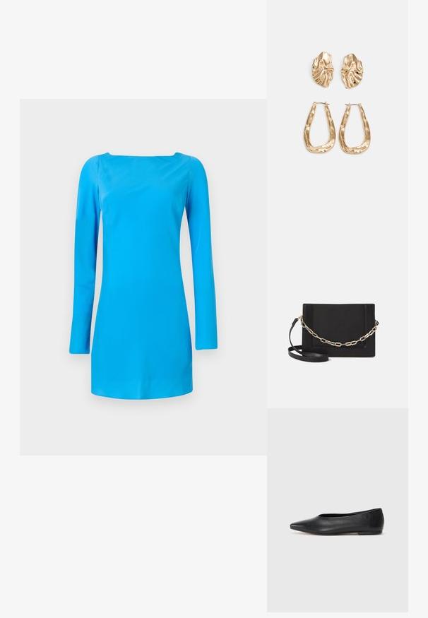 Mėlyna ilga rankovė su kvadratiniu iškirpimu. Pagaminta iš lygaus, blizgaus audinio su prigludusia siluetu ir minimaliu detalizavimu.; Juodas odinis baleto batas, su smailiu pirštu, minimalistinio dizaino, lygiu paviršiumi, žemo profilio kulnu, be matomos aparatūros ar papuošimų.; Juodas odinis per petį nešiojamas krepšys turi lygų paviršių, stačiakampio formą ir metalinę grandinėlę priekyje. Pridedama reguliuojama dirželis.; Auksinės auskarai, turintys tekstūruotus, bangų formos elementus. Įeina skulptūriniai segami auskarai ir atviri lankai su išmuštu paviršiumi.