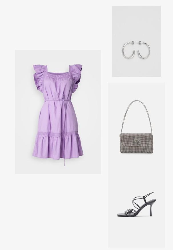 Gap Tall FLUTTER SLEEVE DRESS - Päevakleit - lilac surge; Mustad musta värvi kontsandaalid on varustatud peente rihmadega, millel on sõlmekujundus, siledad ruudukujulised varbad ja stiilne stilettokonts.; Helehall metallik handbags, millel on kett, kaunistatud väikeste ümmarguste metallist õmblustega ja kolmnurkse brändi logoga.; Hõbedased rõngaskõrvarõngad, millel on sile ja läikiv pind. Ümar kuju, kerge disain, millel on post-tagumise kinnituse süsteem.