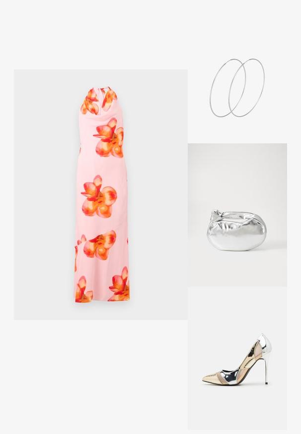 Maxi šaty bez rukávov v jemnej ružovej látke, s veľkými, žiarivými oranžovými a červenými kvetinovými vzormi. Dizajn s halterneckom a vykrojením na chrbte.; Lodičky s špičatou špičkou v striebornom, zlatom a telovom farebnom prevedení. Lesklý povrch s výrezovým dizajnom, s ihlovým opätkom.; Strieborná metalická taška s mäkkým, zaobleným tvarom a uzáverom s uzlíkom. Vyrobená z hladkej syntetickej kože.; Strieborné kruhové náušnice s minimalistickým dizajnom. Cirkulárny tvar, hladký povrch a tenký profil. Ľahké s lesklým povrchom.