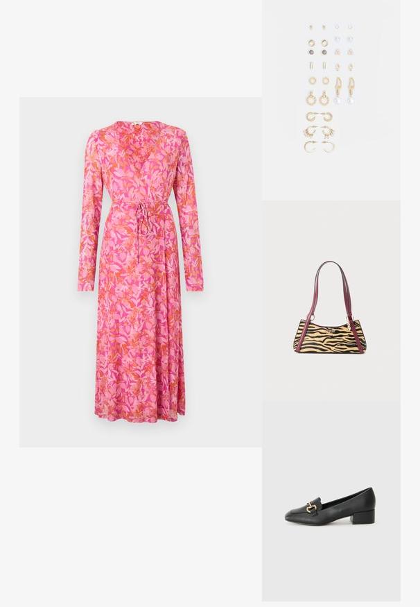 Ilgo rankovės apgaubimo suknelė rožinės spalvos audinyje, su oranžinėmis gėlėmis, surišama juosmens ir laisvai krintančiu A-silhouette.; Juodi odiniai loaferiai su plokščiu kulnu, su dekoratyvia auksine detalės priekyje ir glotnia tekstūra.; Maža rankinė su tigro raštu, bordo odinės rankenos, auksinės spalvos Guess logotipas ir žavesys, pakabintas nuo rankenos žiedo.; Auksiniai auskarai su įvairiais dizainais, įskaitant studus, žiedus ir kabančius modelius su perlų ir kristalų akcentais.