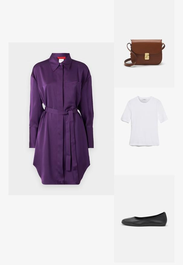 Fialová saténová blúzková šaty s golierom, dlhými rukávmi a viazaným pásom. Obsahuje jednu vrecko na hrudi a zakrivený lem.; Biela krátka tričko s krátkymi rukávmi vyrobené z rebrovanej látky. Klasický okrúhly výstrih, bežný strih a jemné švy. Bez vzorov alebo grafiky.; Čierne kožené baleríny s okrúhlou špičkou, hladkým povrchom, minimálnym prešívaním a flexibilným dizajnom podrážky.; Hnedá kožená kabelka s klopou, zlatými kovovými prvkami, ramenným popruhom a hladkým povrchom. Kompaktný obdĺžnikový tvar.