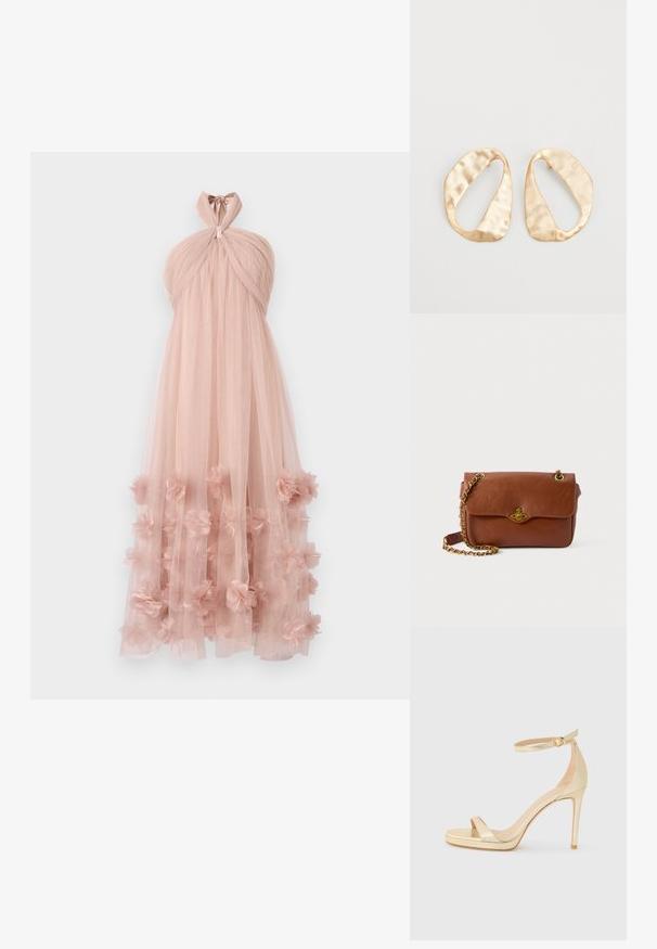 Vestido de alças drapeadas em tule rosa suave, apresentando aplicações florais em camadas na bainha, criando uma aparência delicada e texturada.; Sandalha de salto alto metálica dourada com bico aberto, tira no tornozelo com fivela e sola de plataforma para altura adicional. Textura suave.; Bolsa de ombro em couro castanho com fecho em aba, acessórios em dourado e alça de corrente. Textura suave, forma retangular, detalhes mínimos.; Par de brincos irregulares em forma oval, feitos de metal dourado, com uma superfície texturizada e ligeiramente martelada, sobre um fundo branco.