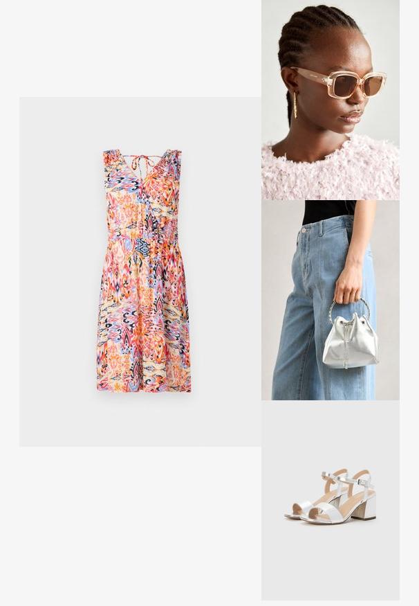 Blumenmuster Sommerkleid mit V-Ausschnitt, ärmellosem Design, gerafften Schultern und tailliertem Bund in lebendigem Rot, Blau und Orange.; Silberne High-Heels Sandalen mit offenen Zehen, ausgestattet mit zwei breiten Riemen und einem abgerundeten Blockabsatz. Glatte Textur mit metallic Finish.; Beige übergroße Sonnenbrille mit klarem Rahmen und braun getönten Gläsern, die subtile florale Akzente und ein mutiges, geometrisches Design aufweist.; Metallisch silberne Bucket Bag mit strukturiertem Finish, verziert mit einem silbernen runden Griff und Kordelzugverschluss, gehalten vor hellblauen Jeans.
