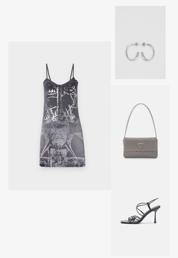 Juoda be rankovių suknelė su plonais petnešomis, puošta šviesiai pilku abstrakčiu raštu ir sklandžia tekstūra, iki kelių ilgio.; Juodos aukštakulnės sandalai pasižymi plonyčiais dirželiais su mazgo dizainu, lygiu kvadratiniu pirštu ir elegantišku stiletto kulnu.; Šviesiai pilka metalinė rankinė su grandinėlės dirželiu, papuošta mažais apvaliais metaliniais smeigėmis ir trikampiu prekės ženklu.; Sidabrinės auskarai žiedai su lygiu, blizgiu paviršiumi. Suapvalinta forma, lengvas dizainas, su uždarymu ant smeigtuko.