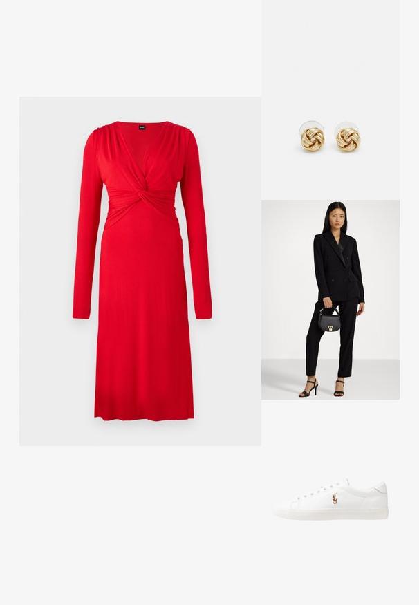 Sarkans garais piedurkņu kleita ar dziļu V veida kakla izgriezumu un savērptu detaļu jostasvietā. Izgatavota no gludas auduma, tā krīt līdz vidussēžam.; Baltas ādas sporta apavi, zema dizaina, ar gludu tekstūru, noapaļotu purngalu, ar auklēm priekšpusē un nelielu izšūtu logotipu sānos.; Melna divrindas žakete ar atbilstošām biksēm. Gluda auduma, strukturēts dizains un pieguļošs siluets. Tur mazu melnu rokassomu.; Zeltītu mezgla auskari ar vērptu dizainu. Katrs auskaru pāris ir aprīkots ar apaļu caurspīdīgu atbalstu drošai nēsāšanai.